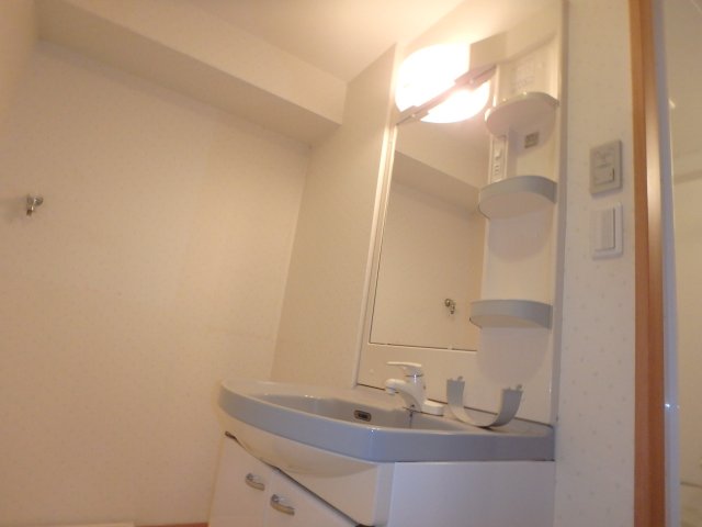 洗面設備　他のお部屋の参考写真となります。