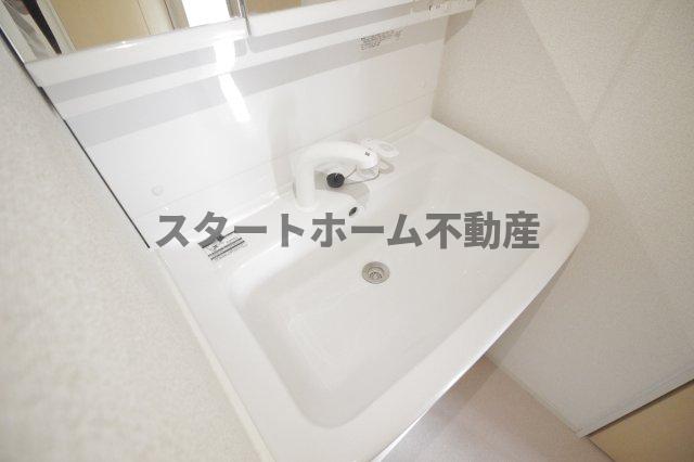 洗面設備　スペースが確保できる洗面所です