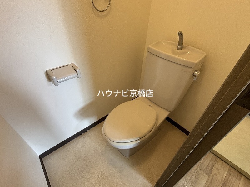 地下鉄谷町線 千林大宮駅 徒歩6分 4階建 築30年のトイレ写真