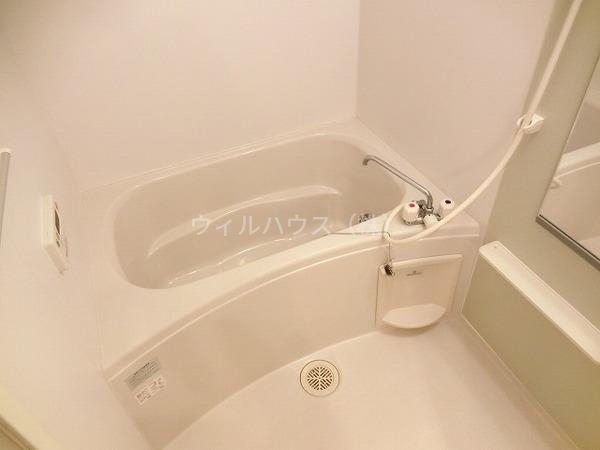 バス・シャワールーム　追い焚き機能付きバス！