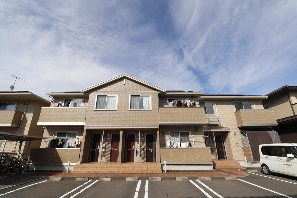 建物外観　古新田にある2LDKの物件です♪