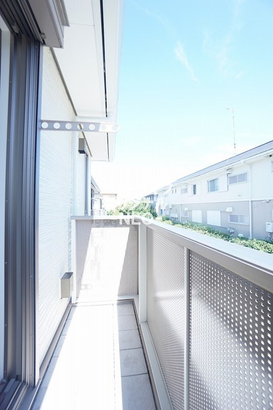 バルコニー　南向きで日当たり良好のバルコニー