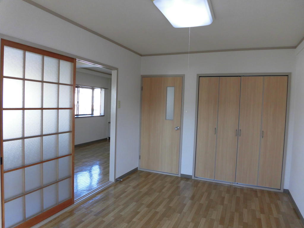 ＪＲ山陽本線 加古川駅 徒歩12分 3階建 築36年の内装写真