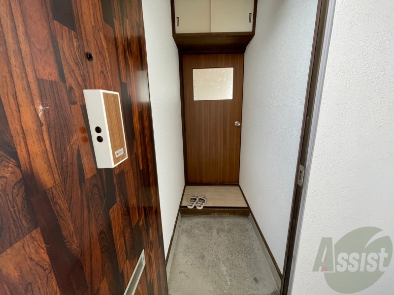 玄関　玄関から見た景色はこちらです。イメージできますか。