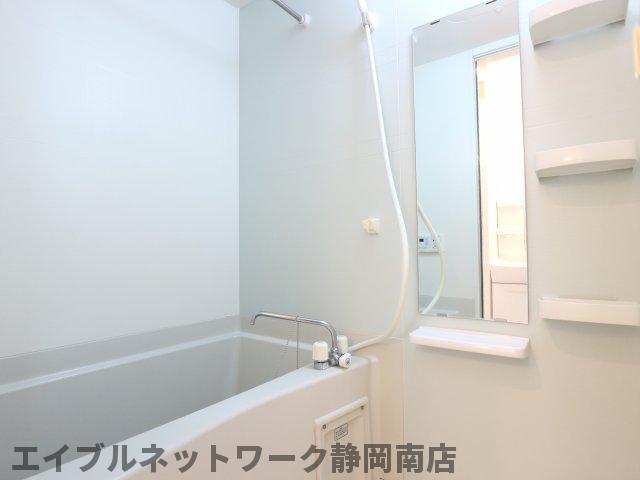 バス・シャワールーム　お風呂で日々の疲れを落としましょう
