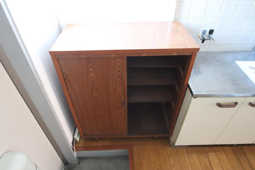 玄関　下駄箱付き