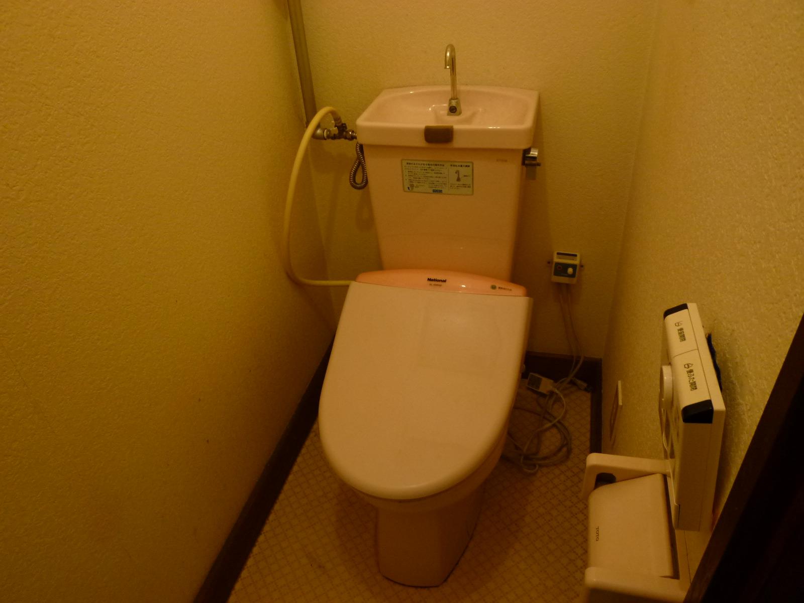【ファミリーハウスＢのトイレ】