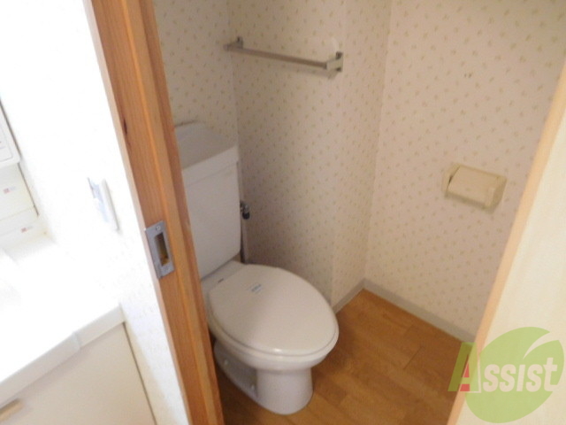 トイレ　真っ白トイレです