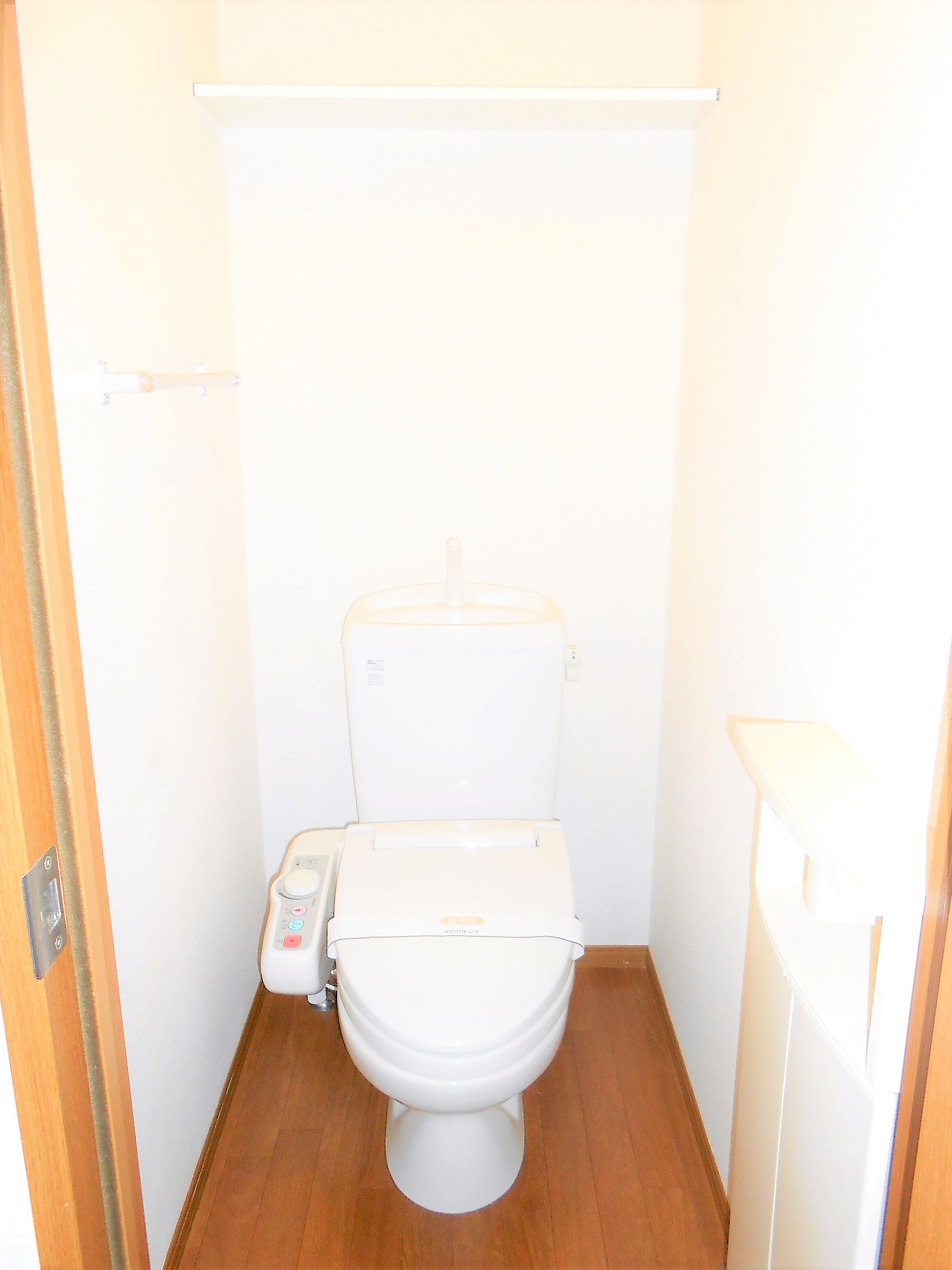 トイレ　ウォシュレット付きトイレ。