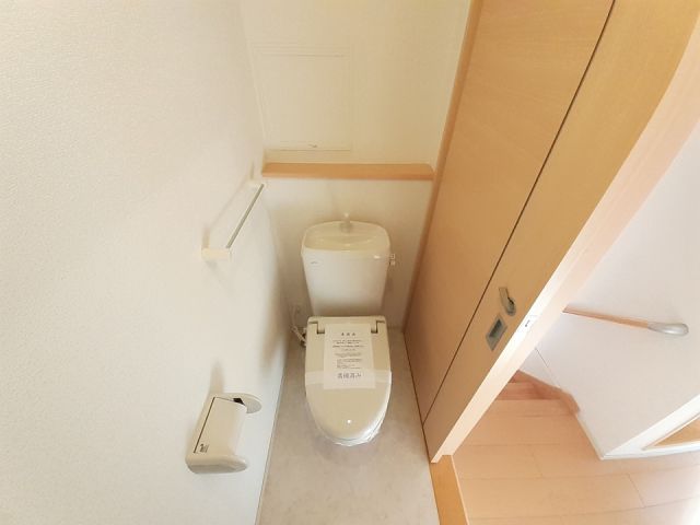 【エステートまがり川２１のトイレ】
