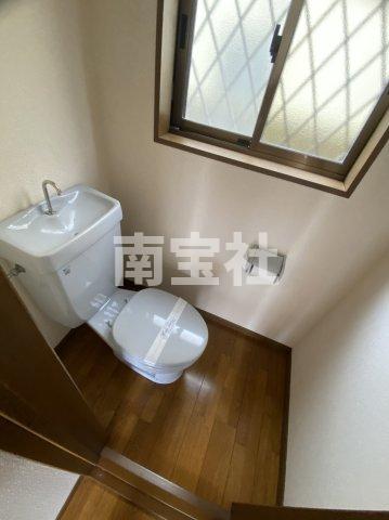 トイレ　温水洗浄便座付き