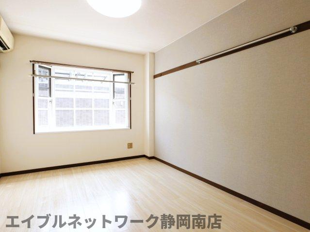 居室・リビング　居間です
