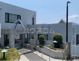 川崎市高津区下作延のマンションの建物外観