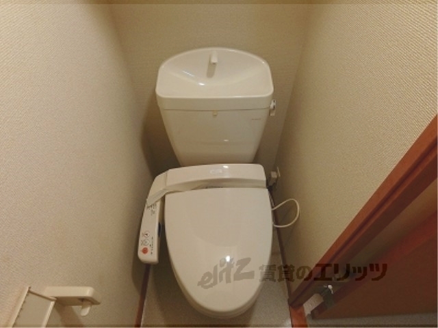 【東近江市市子川原町のアパートのトイレ】