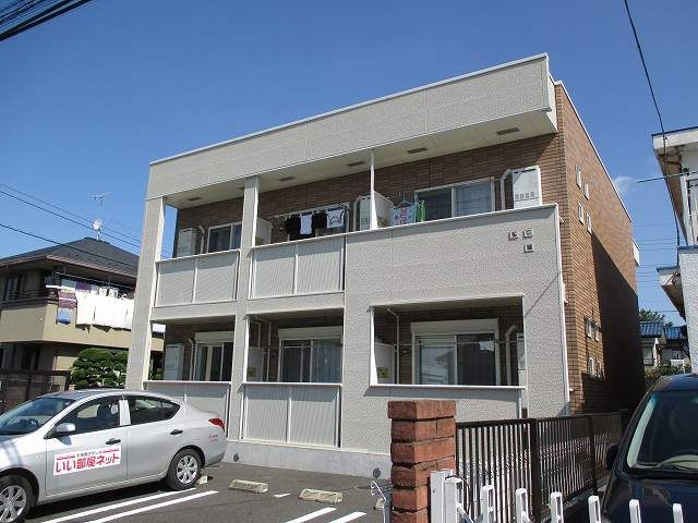 鴻巣市富士見町のアパートの建物外観