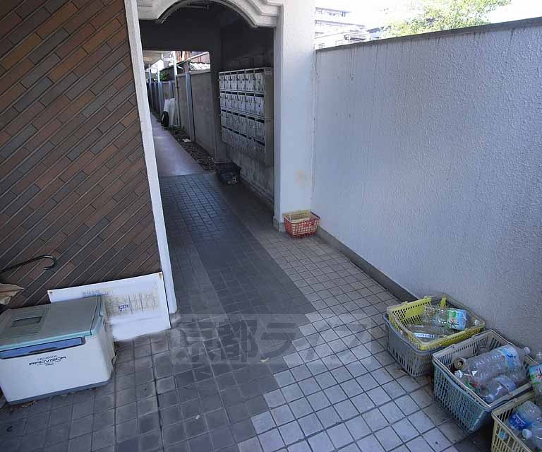 【京都市伏見区松屋町のマンションのエントランス】