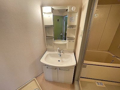 洗面設備　使いやすい洗面所です