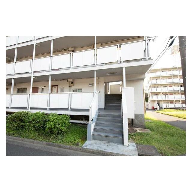 【藤沢市円行のマンションの郵便局】