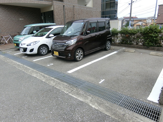 【ソレイユ神田の駐車場】