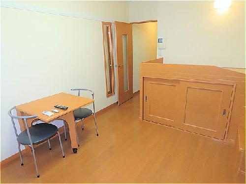 居室・リビング　ハイベッドタイプのお部屋です