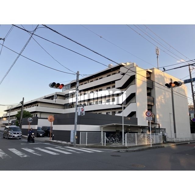 建物外観　※改装中の写真です