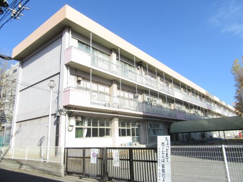 【千葉市中央区新宿のマンションの小学校】