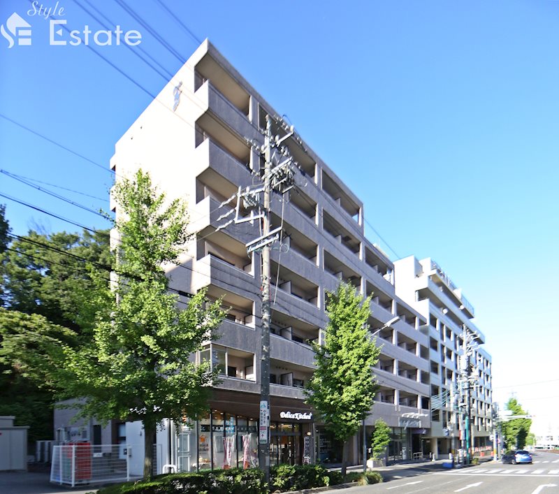 名古屋市名東区名東本町のマンションの建物外観