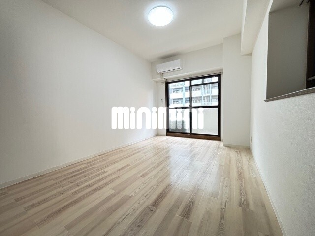 居室・リビング　明るい雰囲気のお部屋です。