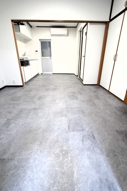 長楽町4戸建の居間写真