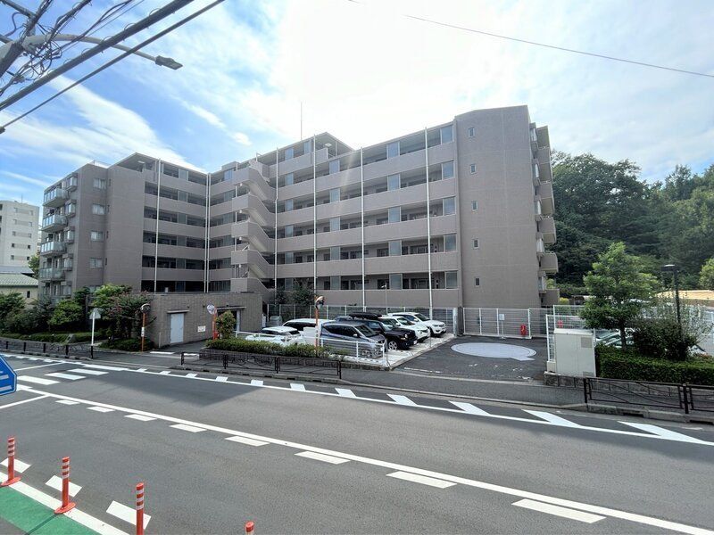 川崎市麻生区万福寺のマンションの建物外観