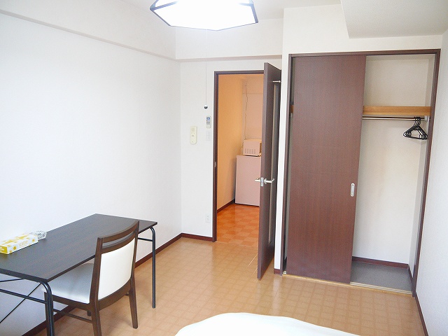 居室・リビング　こちらの居間で趣味の時間をお楽しみください