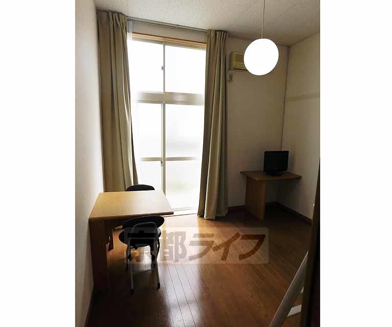 居室・リビング　天井の高いお部屋です！