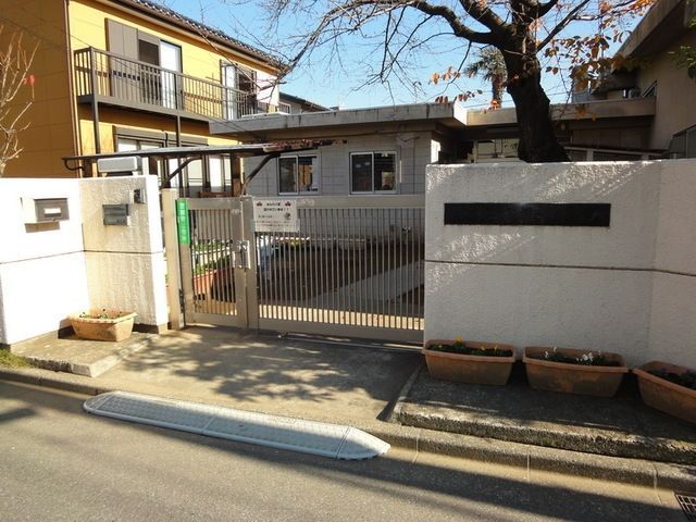 【松戸市常盤平西窪町のアパートの幼稚園・保育園】