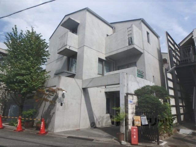 京都市左京区田中里ノ前町のマンションの建物外観