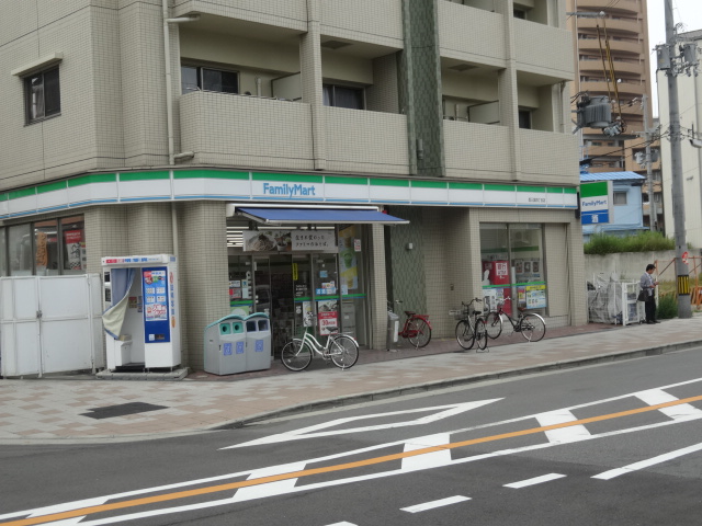 コンビニ　ファミリーマート西三国四丁目店（コンビニ）まで145m