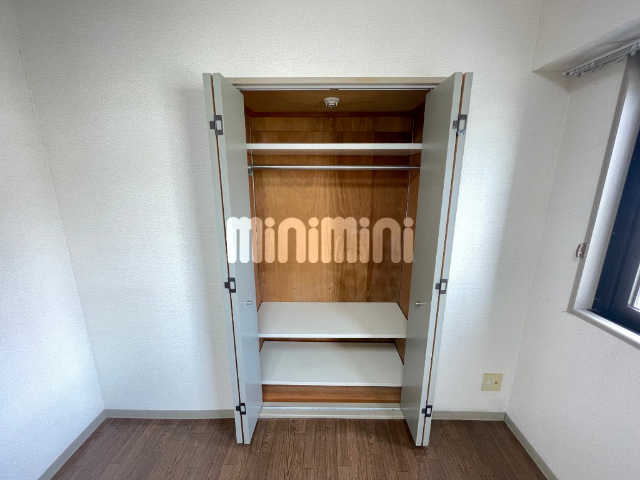 収納　クローゼット付きです。