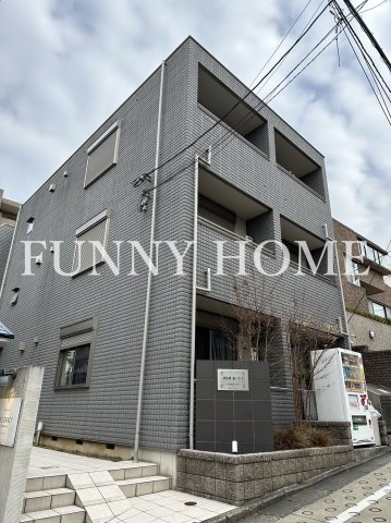 【神宮前泉ハイツの建物外観】