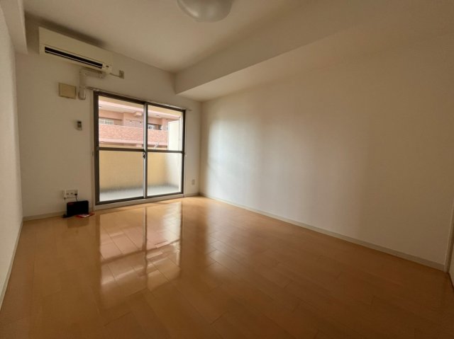 居室・リビング　クレシェール大須