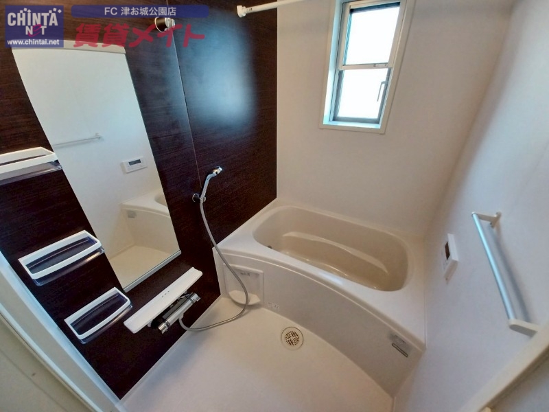 バス・シャワールーム　反転タイプ参考写真