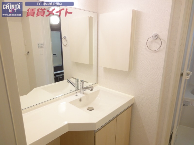 洗面設備　反転タイプ参考写真