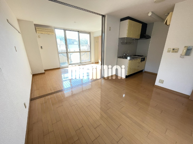 居室・リビング　広めのリビング