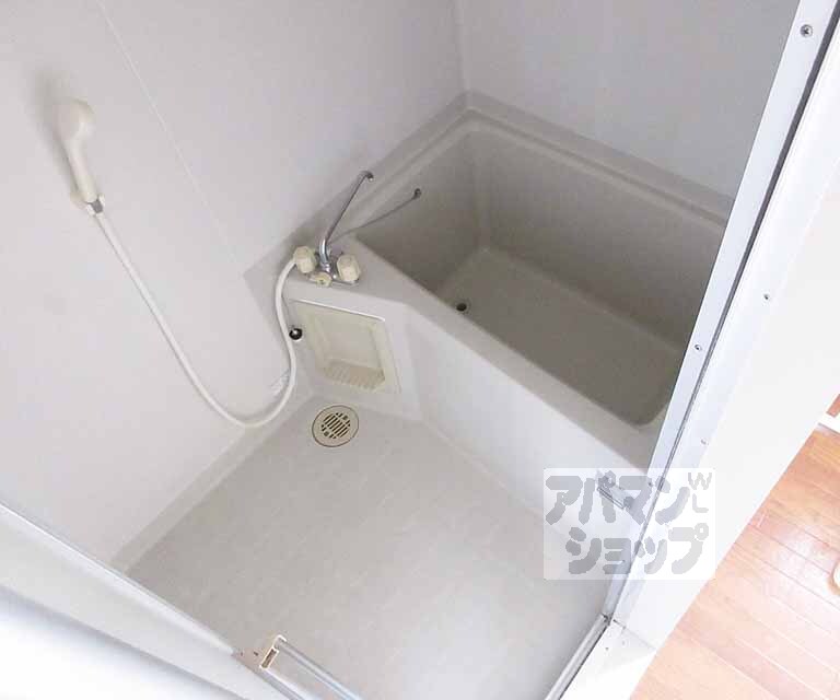 バス・シャワールーム　リラックスできるバスルーム・