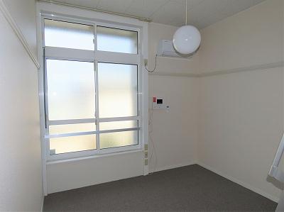 居室・リビング　家具家電の付いていないお部屋です