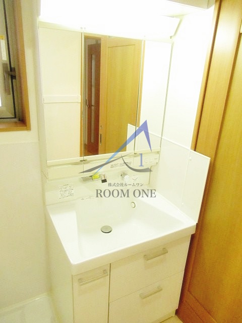 洗面設備　独立洗面台です。