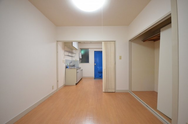 居室・リビング　※同建物・別部屋の写真です