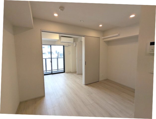 居室・リビング　DKにダウンライト、洋室にエアコン・照明付き