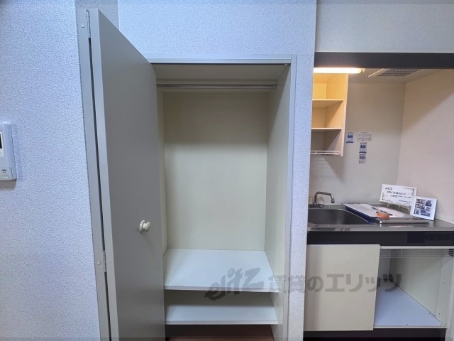 収納　洋室収納