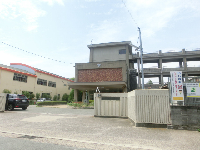 小学校　加古川小学校（小学校）まで612m