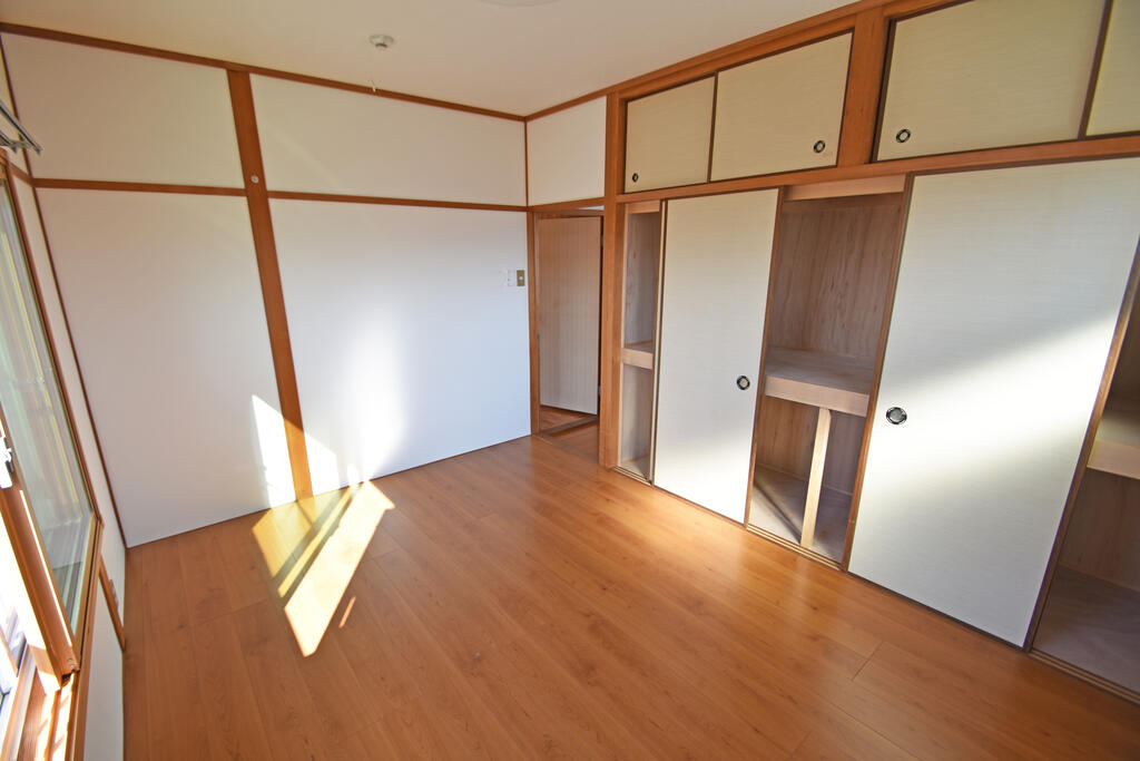 収納　2階洋室収納あります。