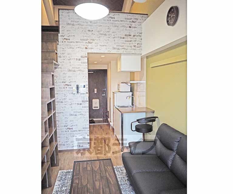 居室・リビング　家具付きのお部屋です。